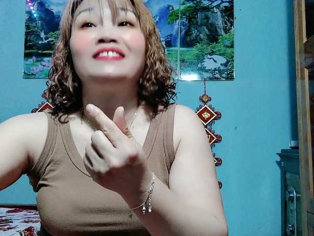 Linhanhsex2k's BongaCams show and profile