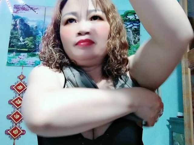 Linhanhsex2k's BongaCams show and profile