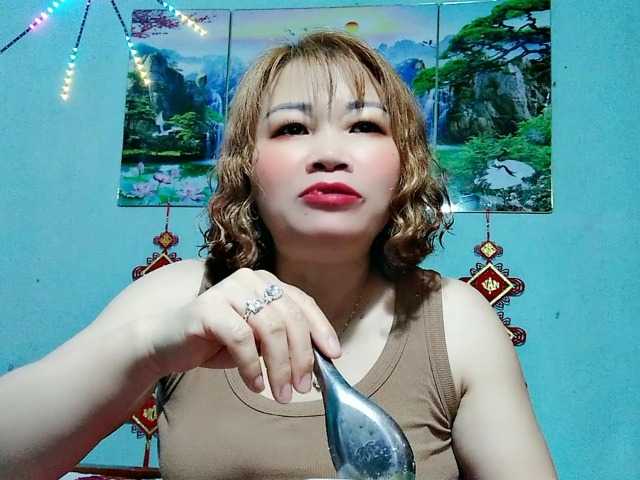 Linhanhsex2k's BongaCams show and profile