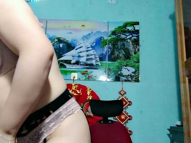 Linhanhsex2k's BongaCams show and profile