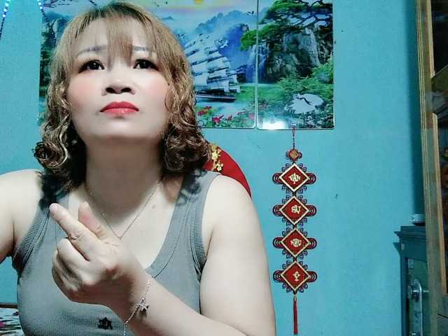 Linhanhsex2k's BongaCams show and profile