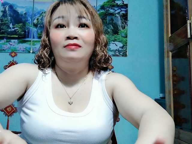 Linhanhsex2k's BongaCams show and profile