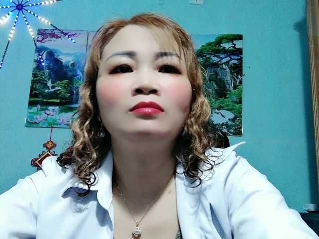 Linhanhsex2k's BongaCams show and profile