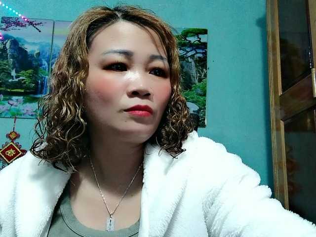 Linhanhsex2k's BongaCams show and profile