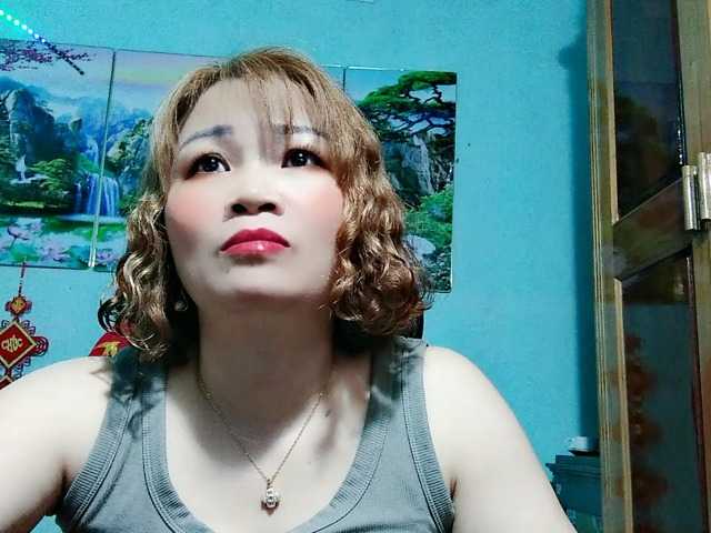 Linhanhsex2k's BongaCams show and profile