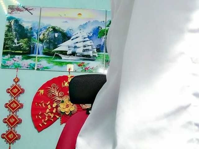 Linhanhsex2k's BongaCams show and profile