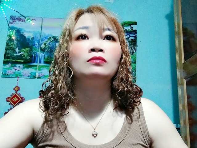 Linhanhsex2k's BongaCams show and profile