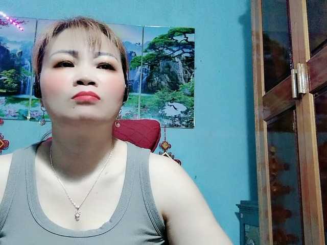 Linhanhsex2k's BongaCams show and profile