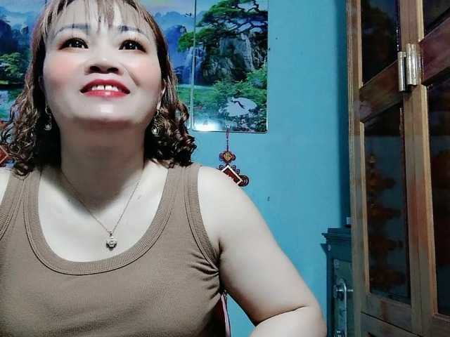 Linhanhsex2k's BongaCams show and profile