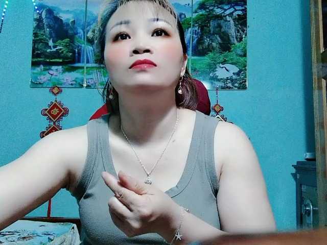 Linhanhsex2k's BongaCams show and profile