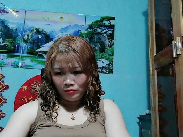 Linhanhsex2k's BongaCams show and profile