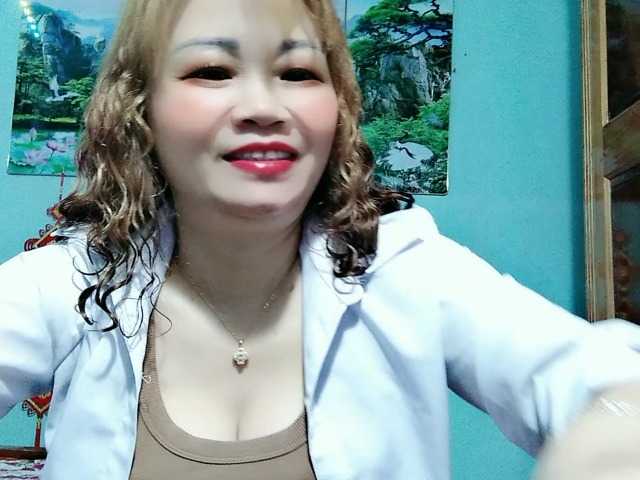 Linhanhsex2k's BongaCams show and profile