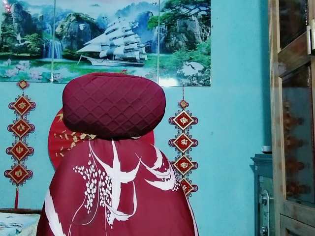 Linhanhsex2k's BongaCams show and profile