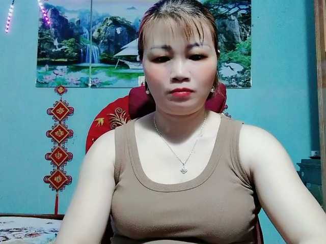 Linhanhsex2k's BongaCams show and profile