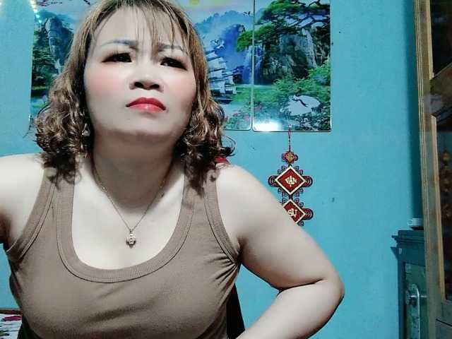 Linhanhsex2k's BongaCams show and profile