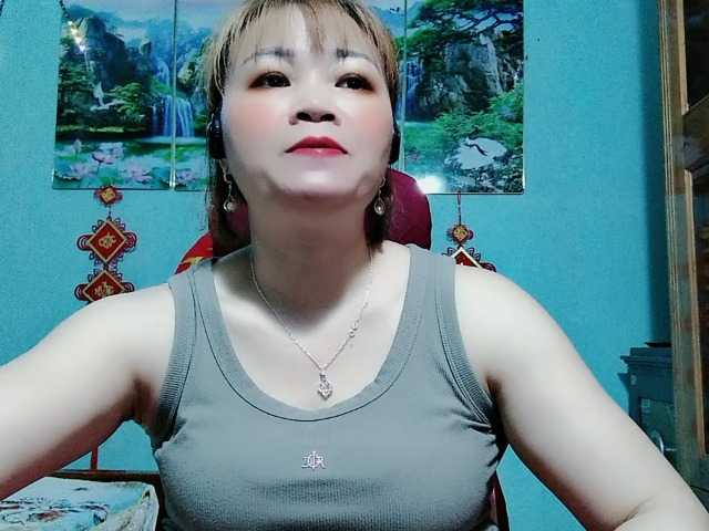 Linhanhsex2k's BongaCams show and profile