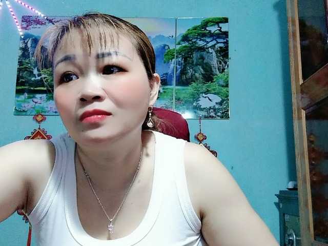 Linhanhsex2k's BongaCams show and profile