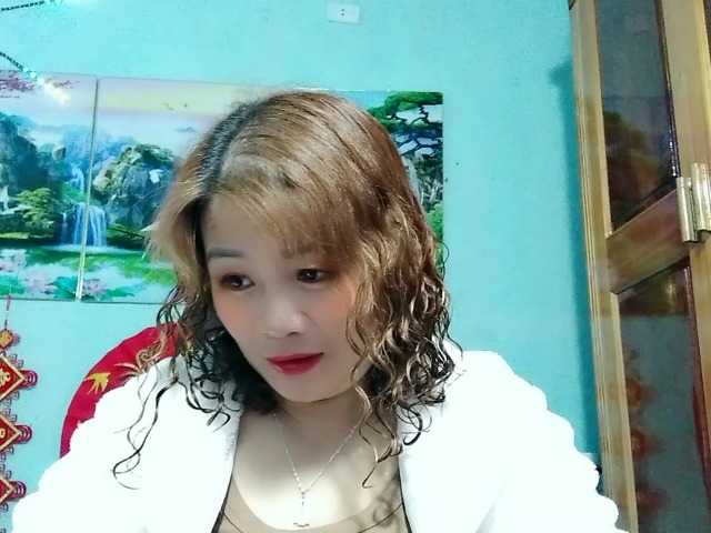 Linhanhsex2k's BongaCams show and profile