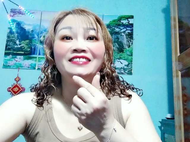 Linhanhsex2k's BongaCams show and profile