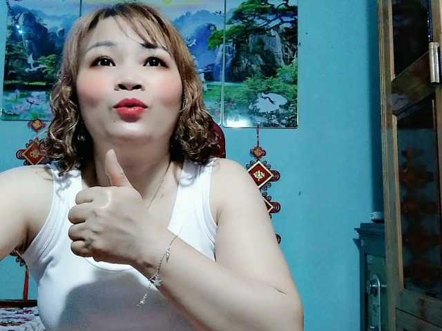 Linhanhsex2k's BongaCams show and profile