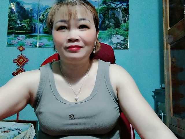 Linhanhsex2k's BongaCams show and profile