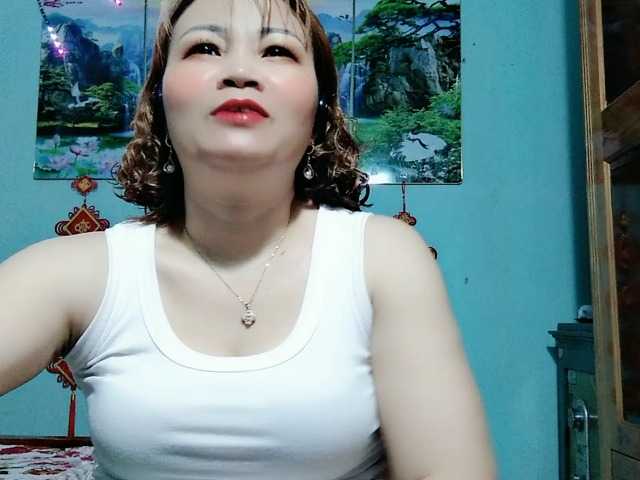 Linhanhsex2k's BongaCams show and profile