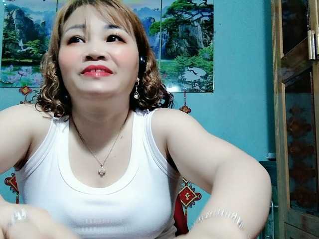 Linhanhsex2k's BongaCams show and profile