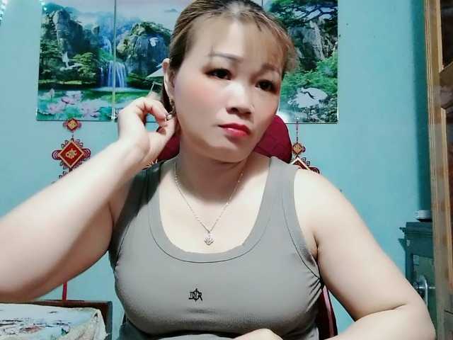 Linhanhsex2k's BongaCams show and profile