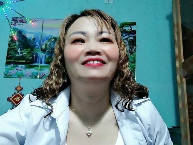 Linhanhsex2k's BongaCams show and profile