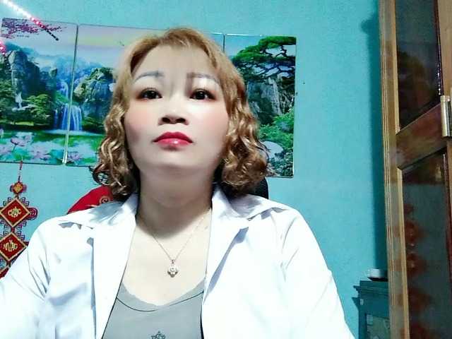 Linhanhsex2k's BongaCams show and profile