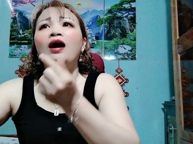 Linhanhsex2k's BongaCams show and profile