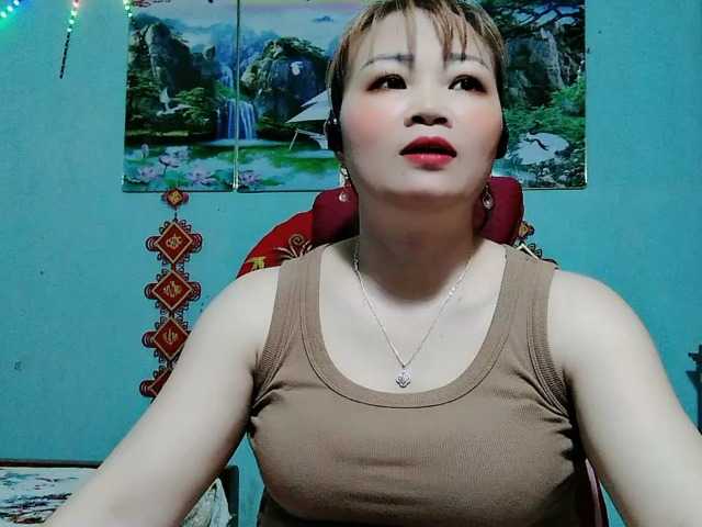 Linhanhsex2k's BongaCams show and profile