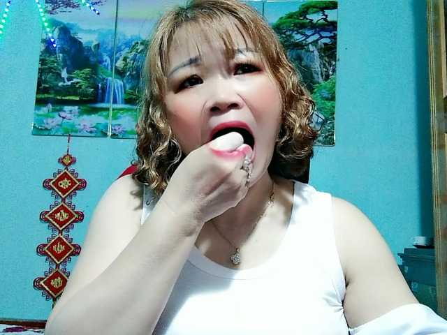 Linhanhsex2k's BongaCams show and profile