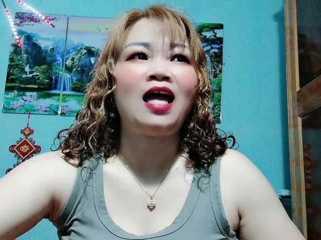 Linhanhsex2k's BongaCams show and profile