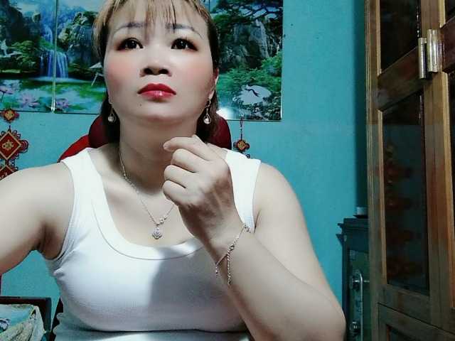 Linhanhsex2k's BongaCams show and profile