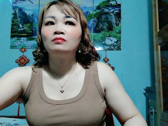 Linhanhsex2k's BongaCams show and profile