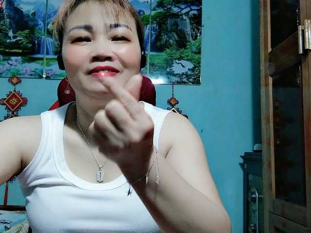 Linhanhsex2k's BongaCams show and profile