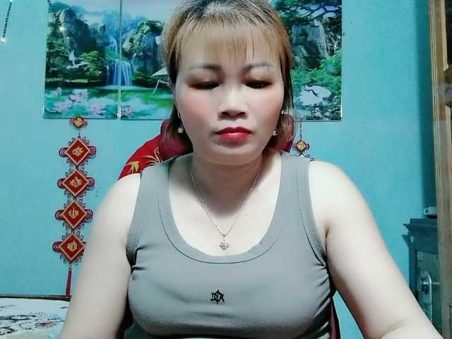 Linhanhsex2k's BongaCams show and profile