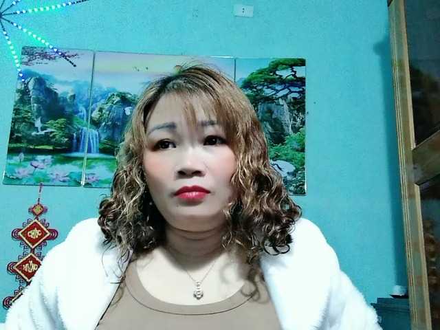 Linhanhsex2k's BongaCams show and profile