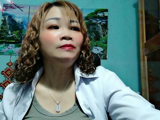 Linhanhsex2k's BongaCams show and profile