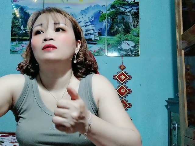 Linhanhsex2k's BongaCams show and profile