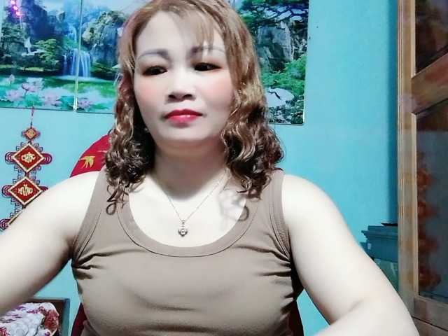 Linhanhsex2k's BongaCams show and profile