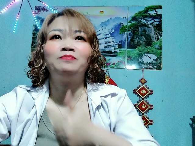 Linhanhsex2k's BongaCams show and profile