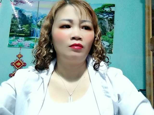 Linhanhsex2k's BongaCams show and profile