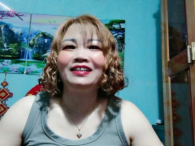 Linhanhsex2k's BongaCams show and profile