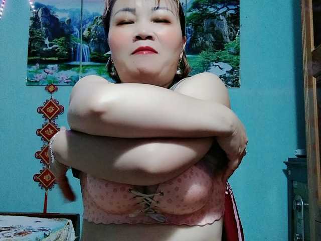 Linhanhsex2k's BongaCams show and profile