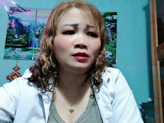 Linhanhsex2k's BongaCams show and profile