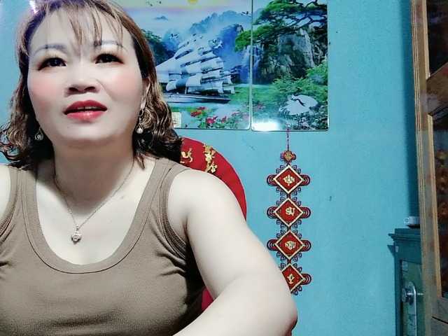 Linhanhsex2k's BongaCams show and profile