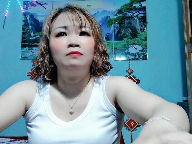 Linhanhsex2k's BongaCams show and profile