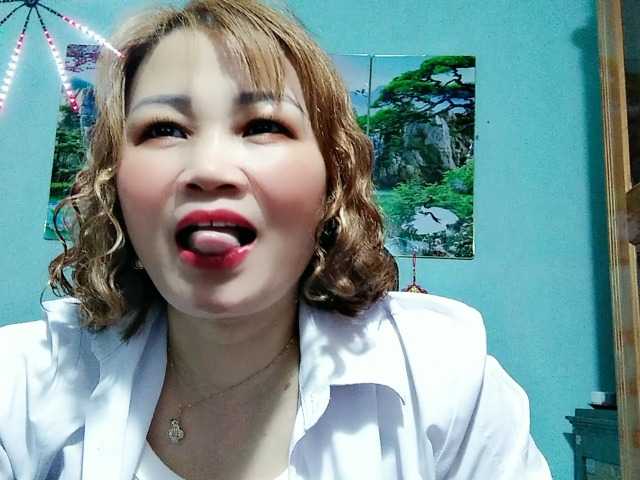 Linhanhsex2k's BongaCams show and profile